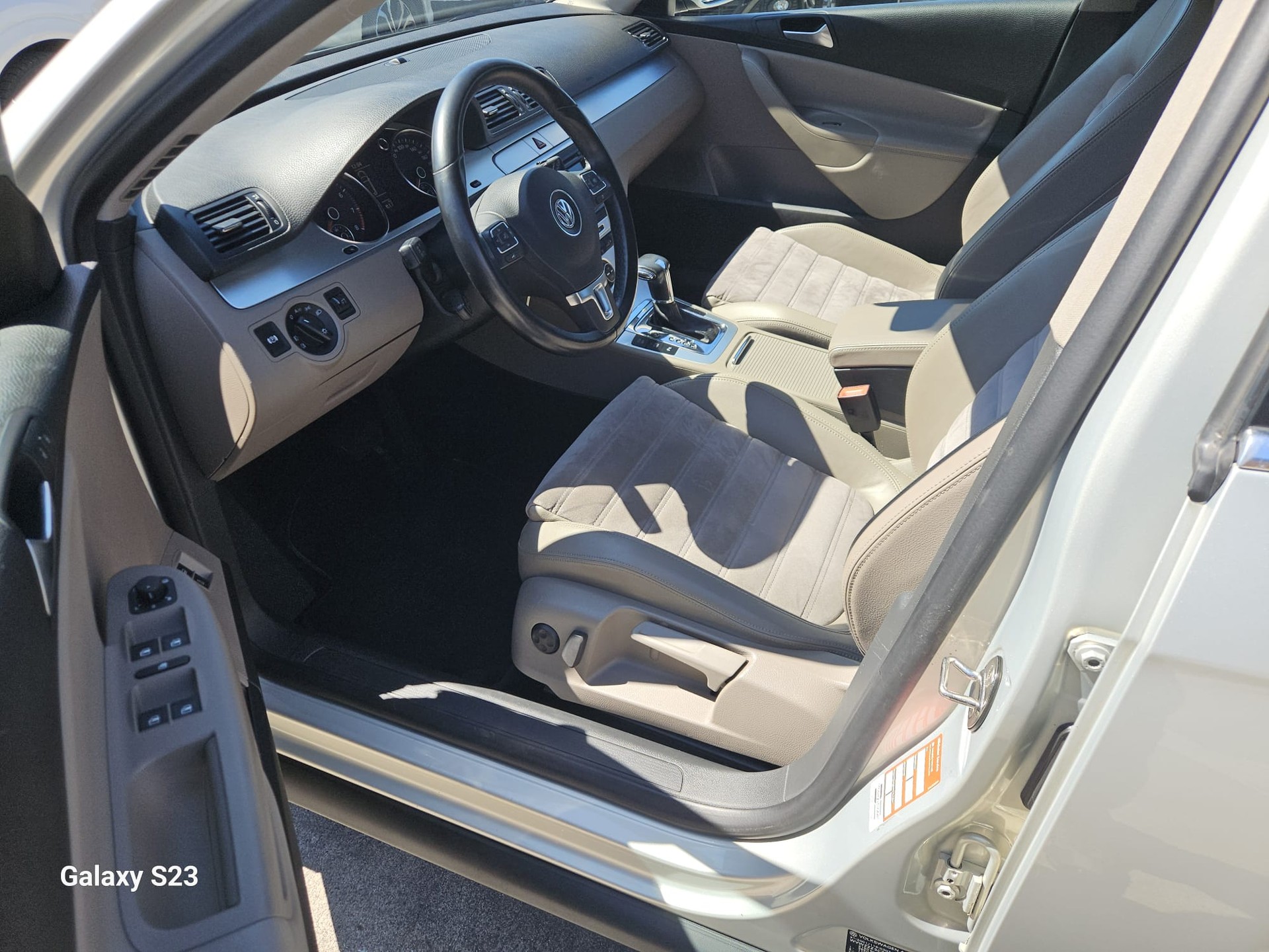 VW Passat Variant 1.8 TSI Highline DSG-image-11