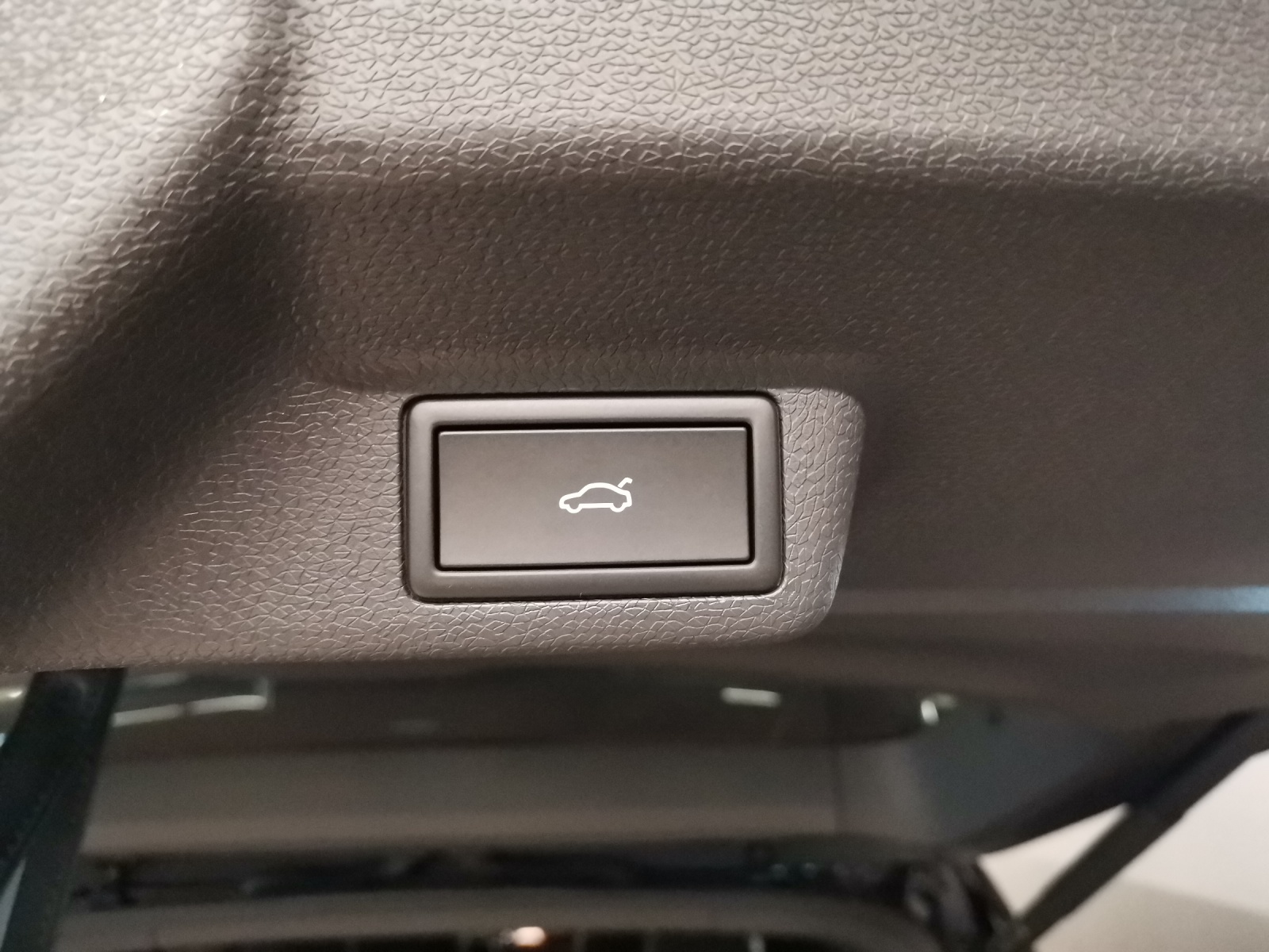 VW ID.Buzz GTX 84kWh 4motion-image-11