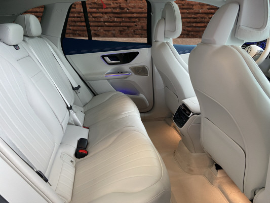 MERCEDES-BENZ EQE SUV 500 4 M Exe. Ed.-image-13