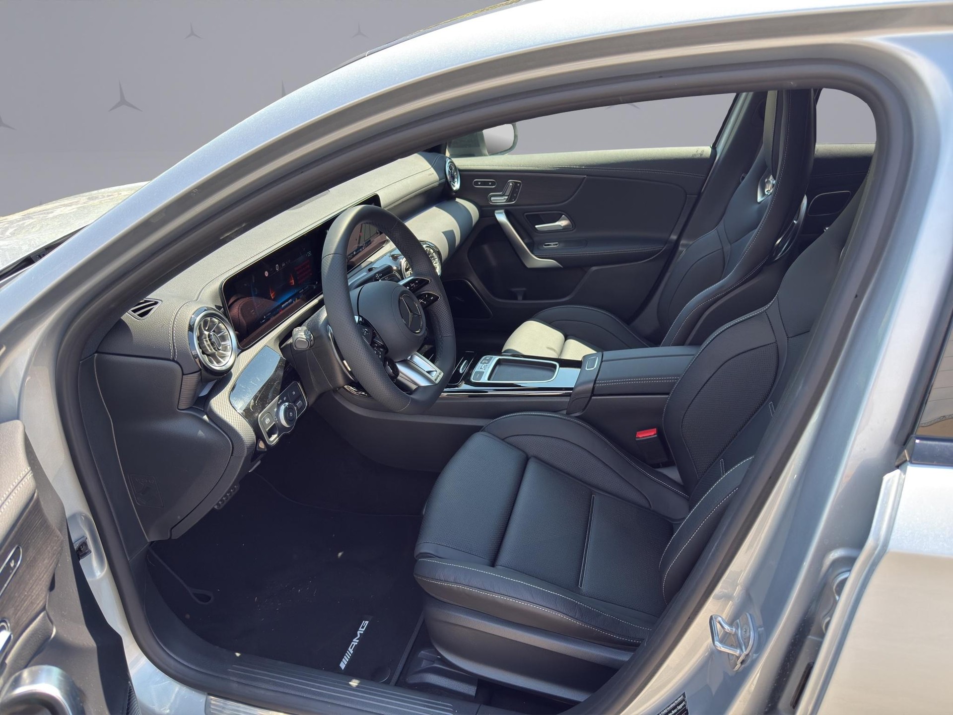 MERCEDES-BENZ A 35 AMG 4matic-image-10