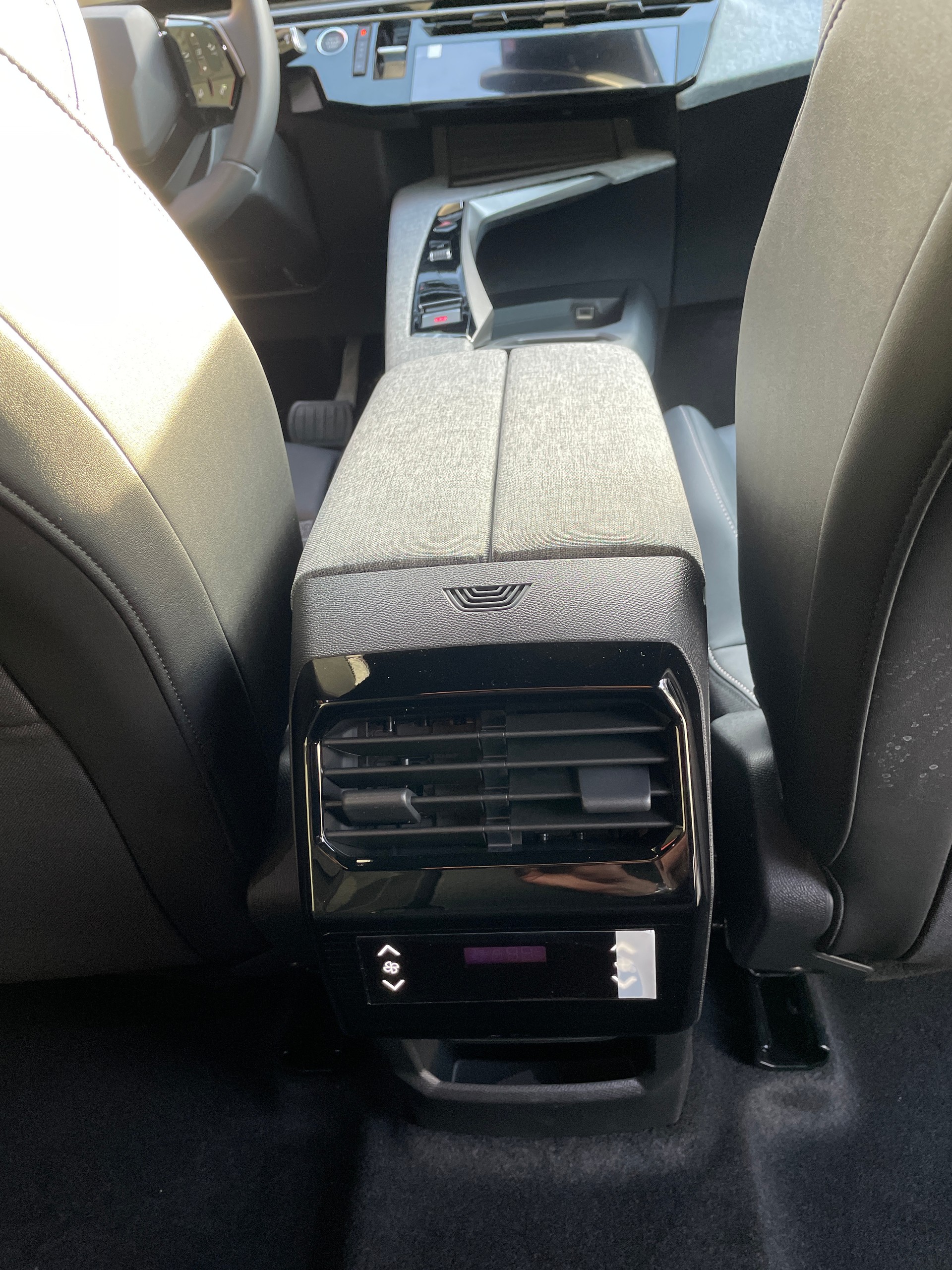 PEUGEOT 5008 145 Hybrid e-DCS6 Allure Premium-image-5