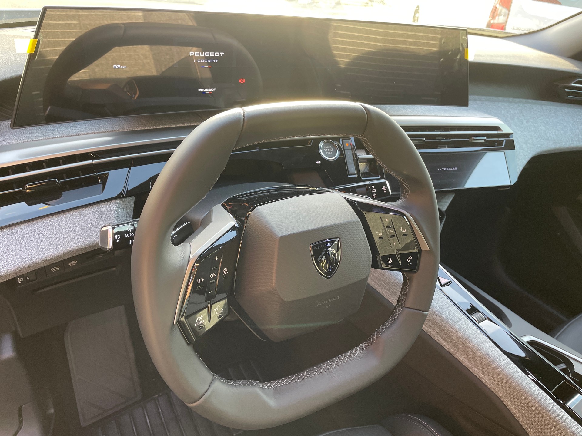PEUGEOT 5008 145 Hybrid e-DCS6 Allure Premium-image-11