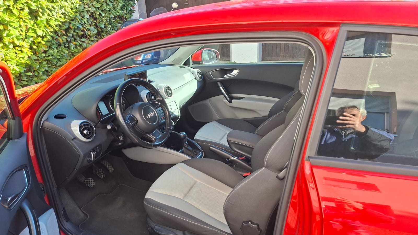 AUDI A1 1.2 TFSI Attraction-image-1