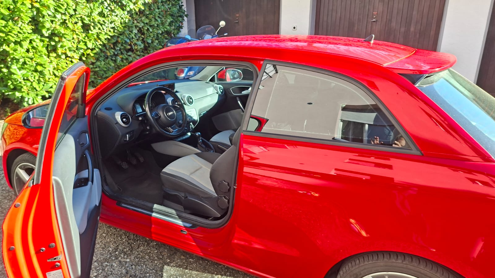 AUDI A1 1.2 TFSI Attraction-image-2