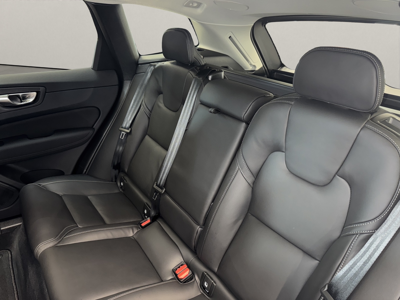 VOLVO XC60 2.0 T8 TE Ultra Dark eAWD-image-10