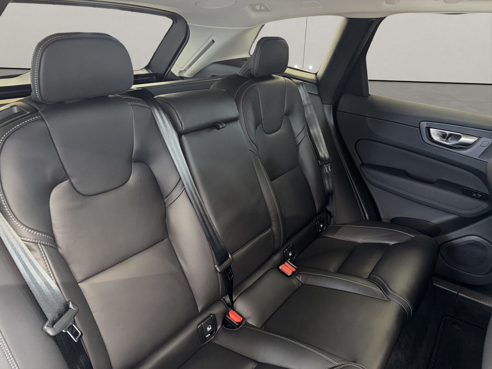 VOLVO XC60 2.0 T8 TE Ultra Dark eAWD-image-11