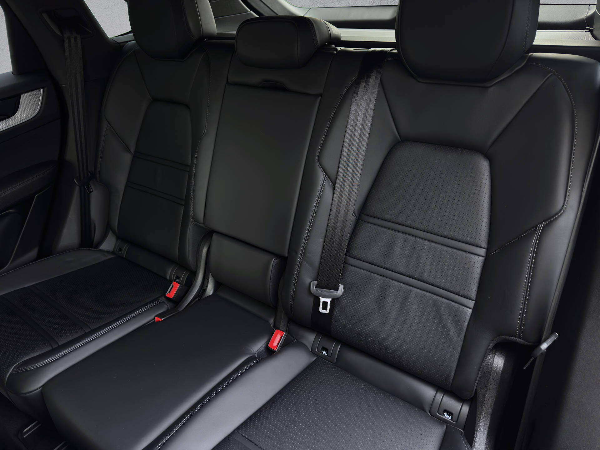 PORSCHE Cayenne S-image-13