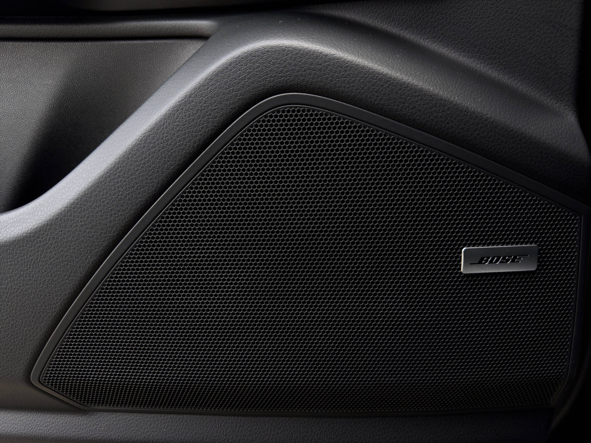 PORSCHE Cayenne S-image-11