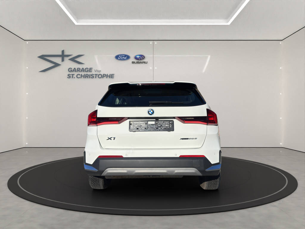 BMW X1 U11 25e xDrive-showroom-element-3