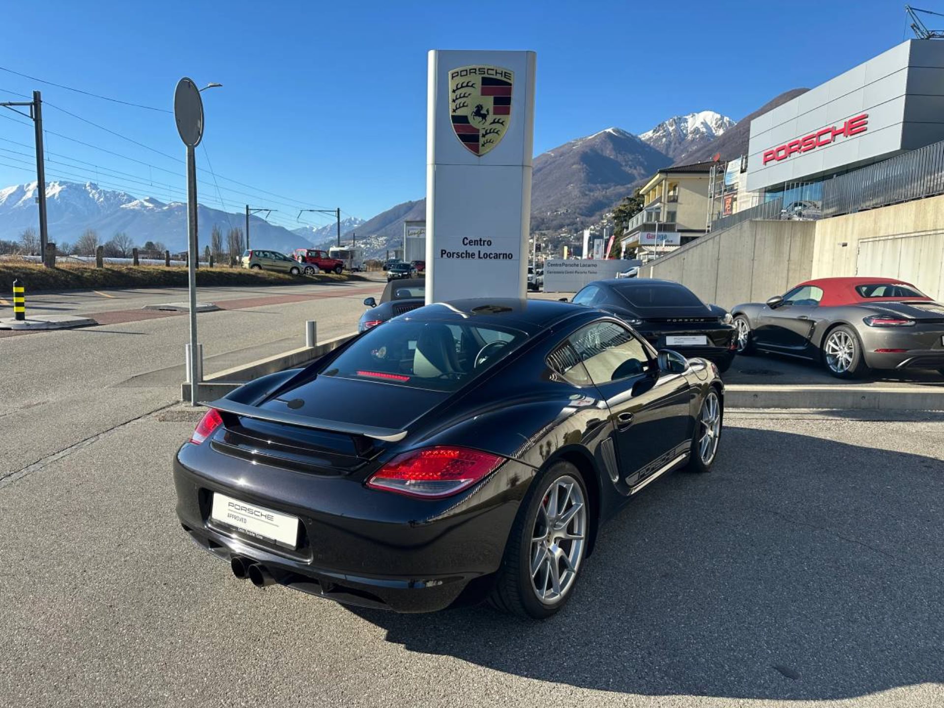 PORSCHE Cayman R-image-6