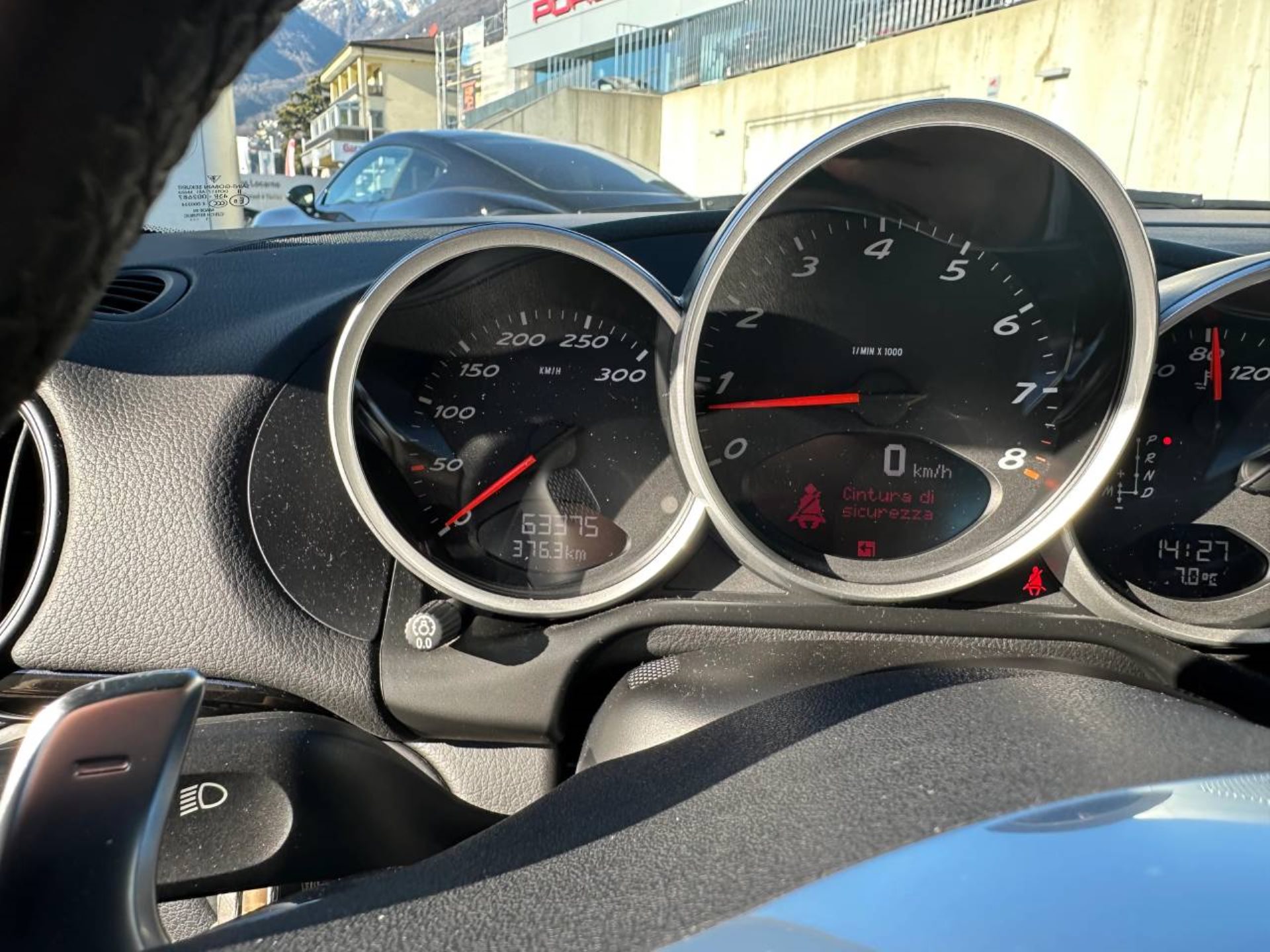 PORSCHE Cayman R-image-25