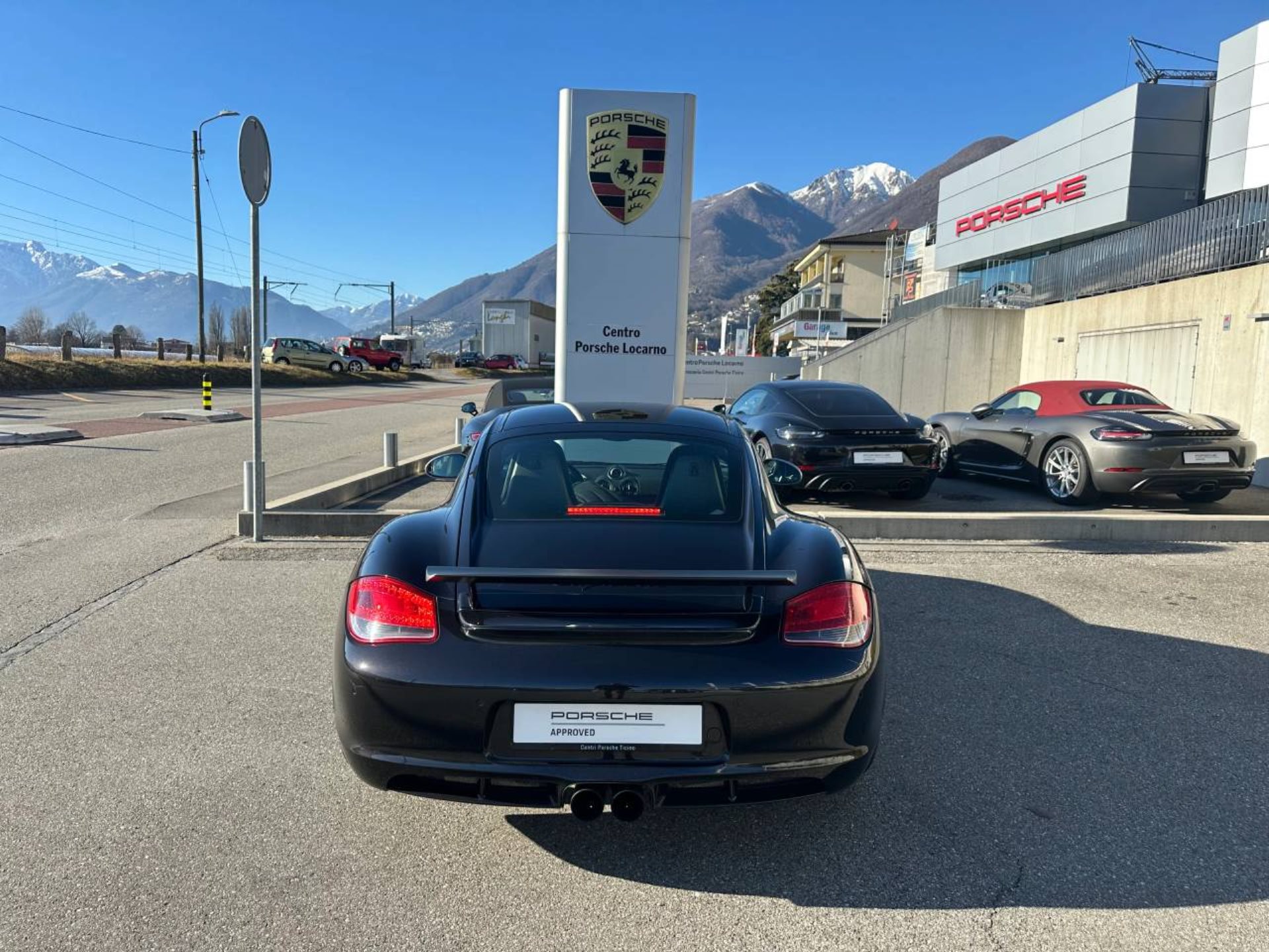 PORSCHE Cayman R-image-11