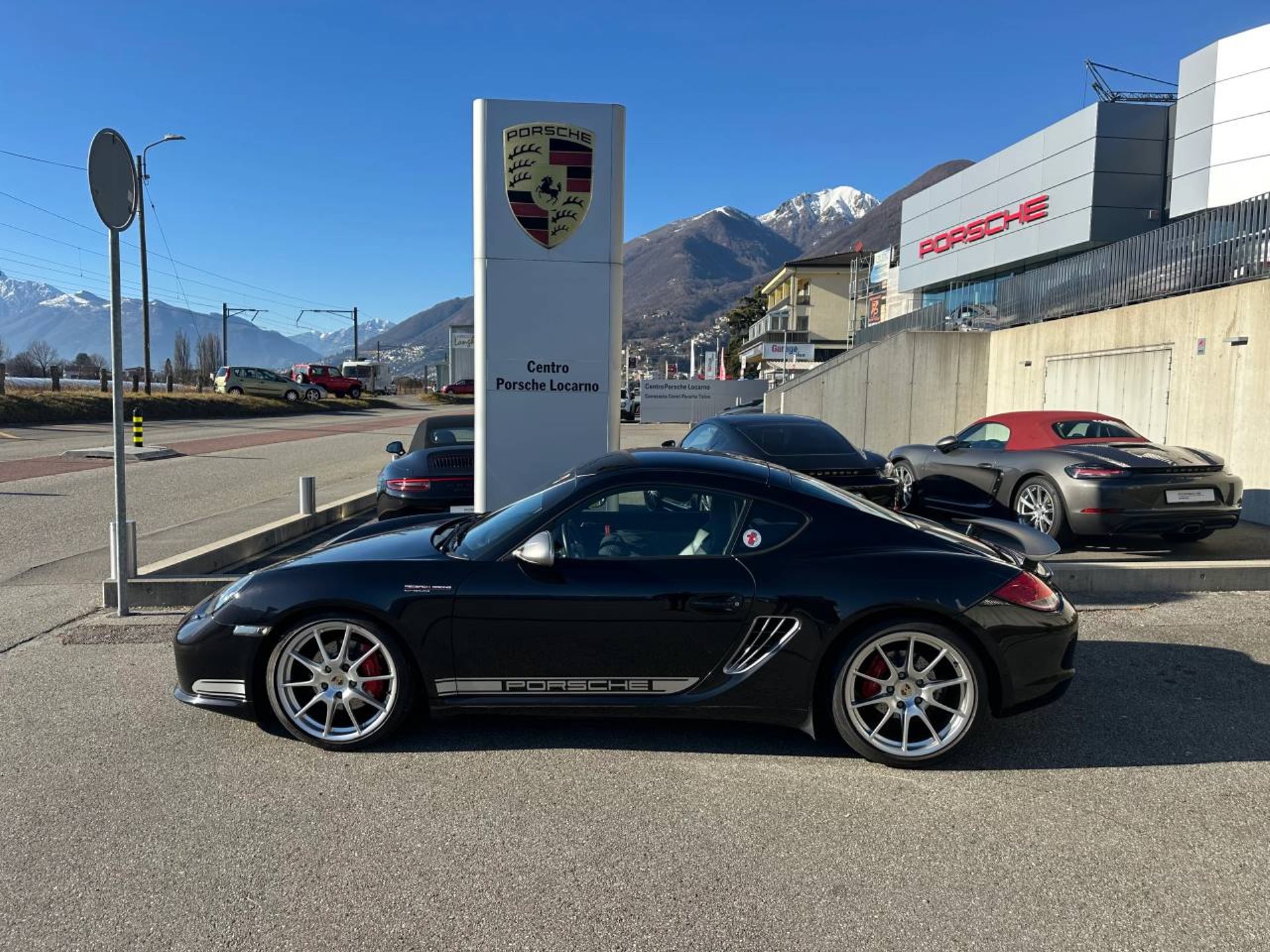 PORSCHE Cayman R-image-1