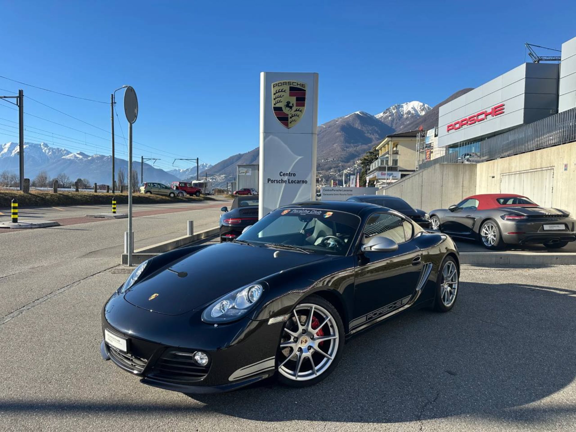 PORSCHE Cayman R-image-0
