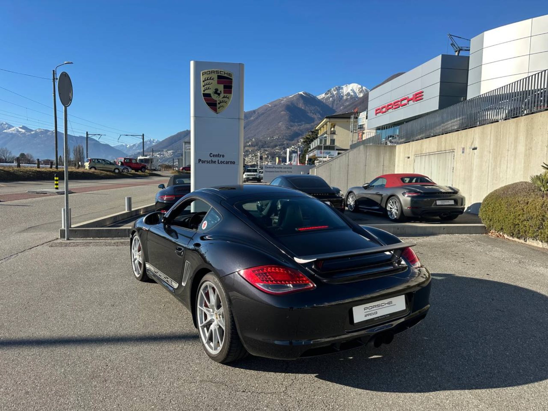 PORSCHE Cayman R-image-2