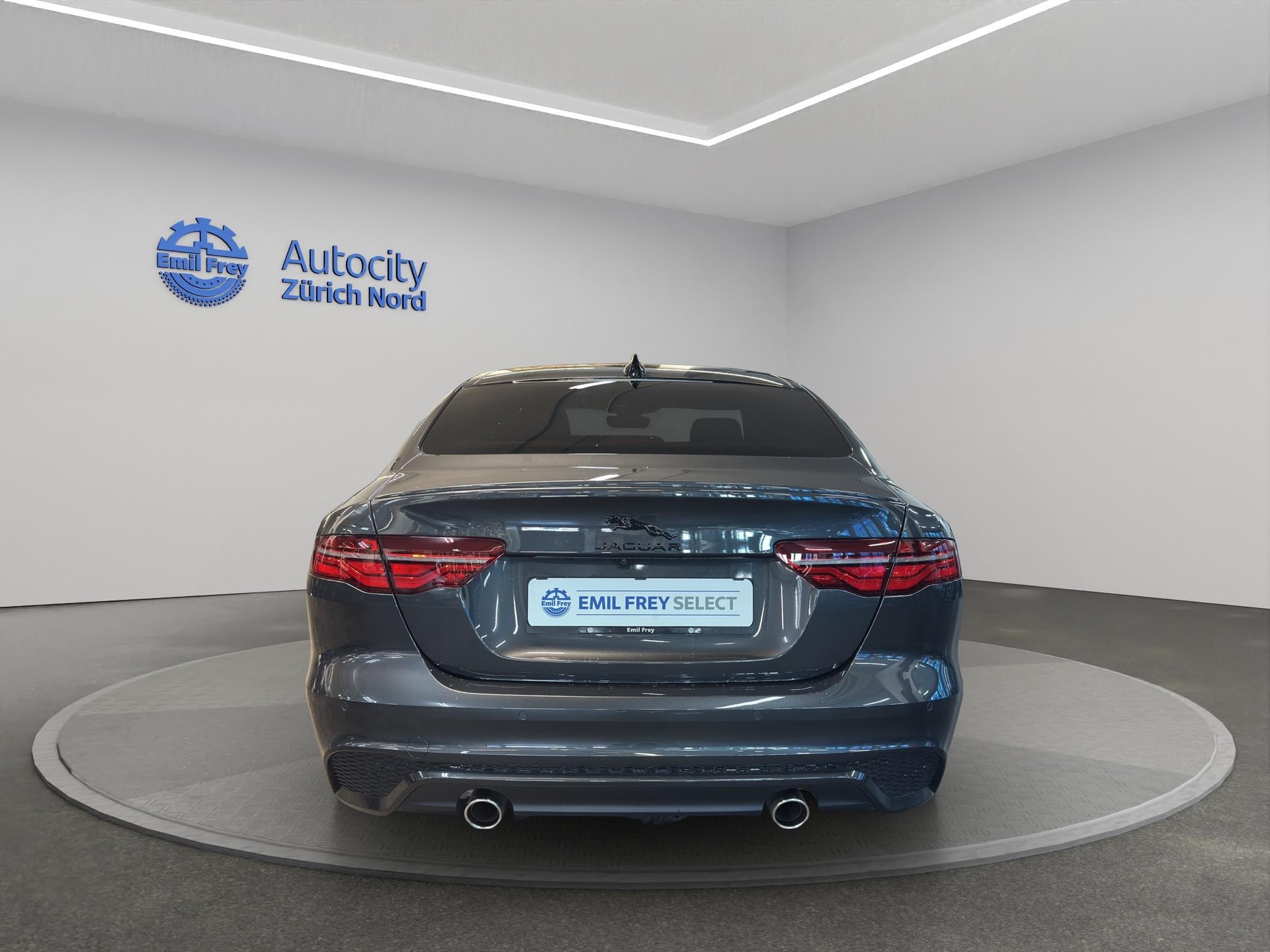 JAGUAR XE 2.0 T 300 Sport AWD-showroom-element-3