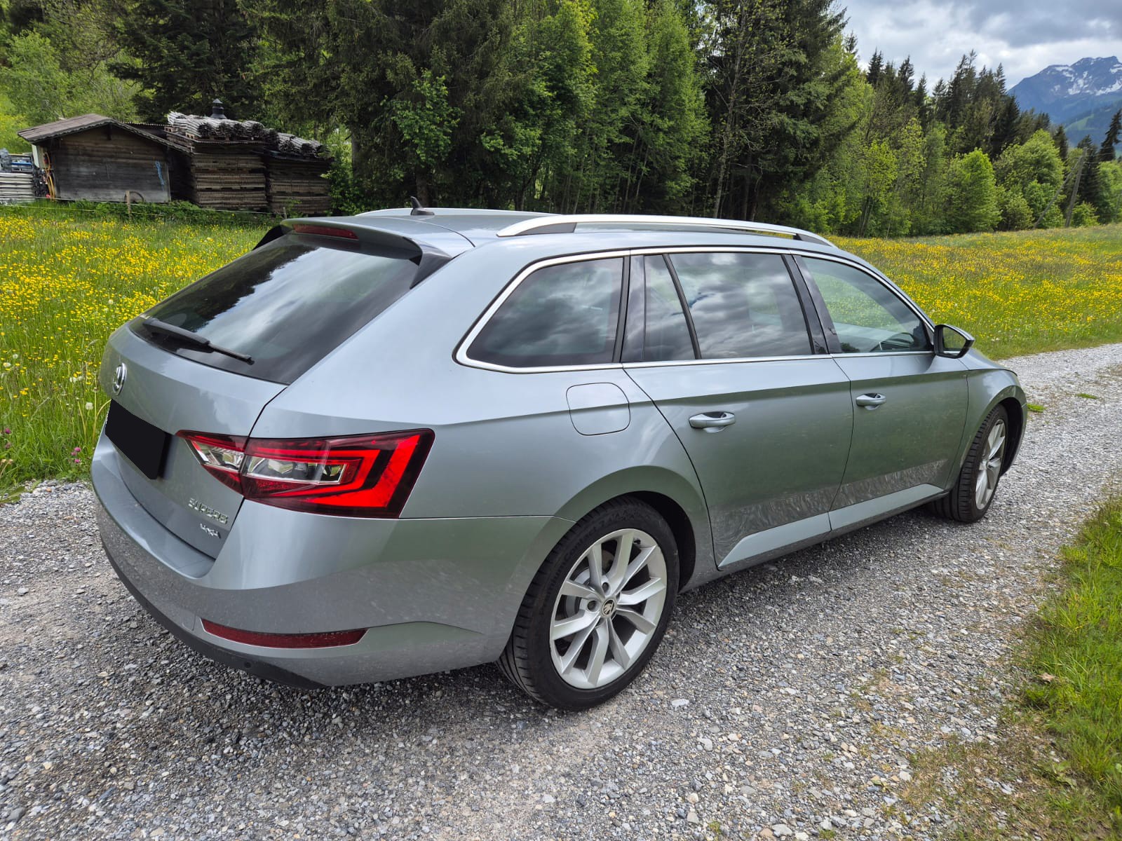 SKODA Superb Combi 2.0 TDi Style 4x4 DSG-image-2