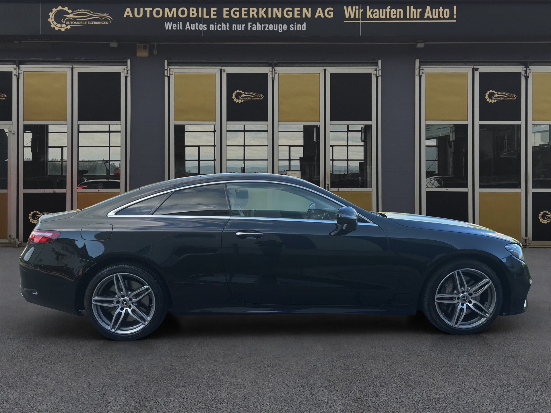MERCEDES-BENZ E 400 AMG Line 4matic-showroom-element-3