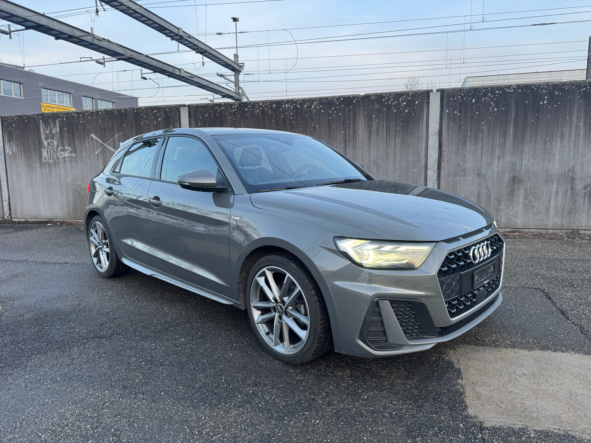 AUDI A1 Sportback 35 TFSI S Line S-tronic-image-2