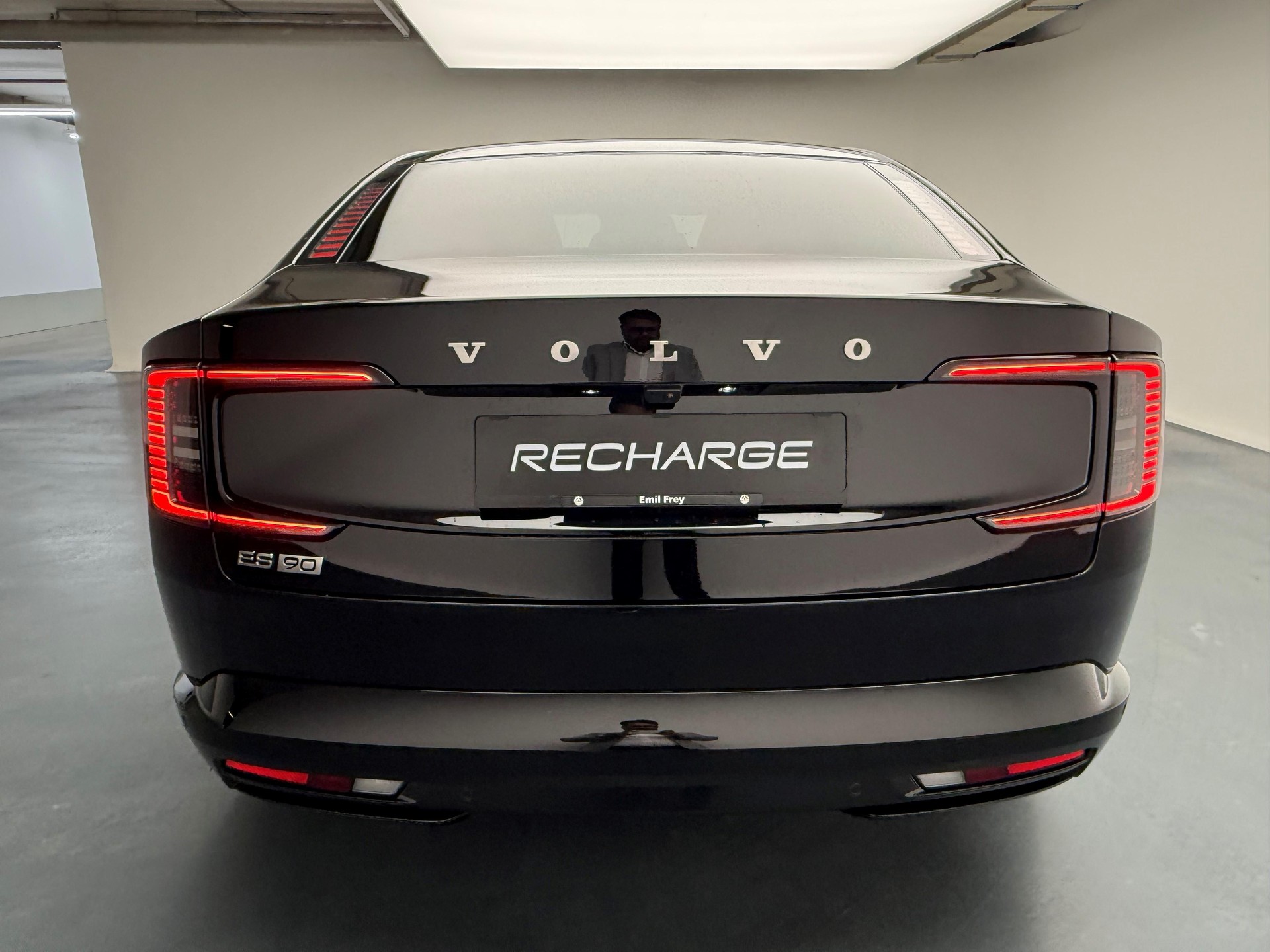 VOLVO ES90 Ultra-image-3