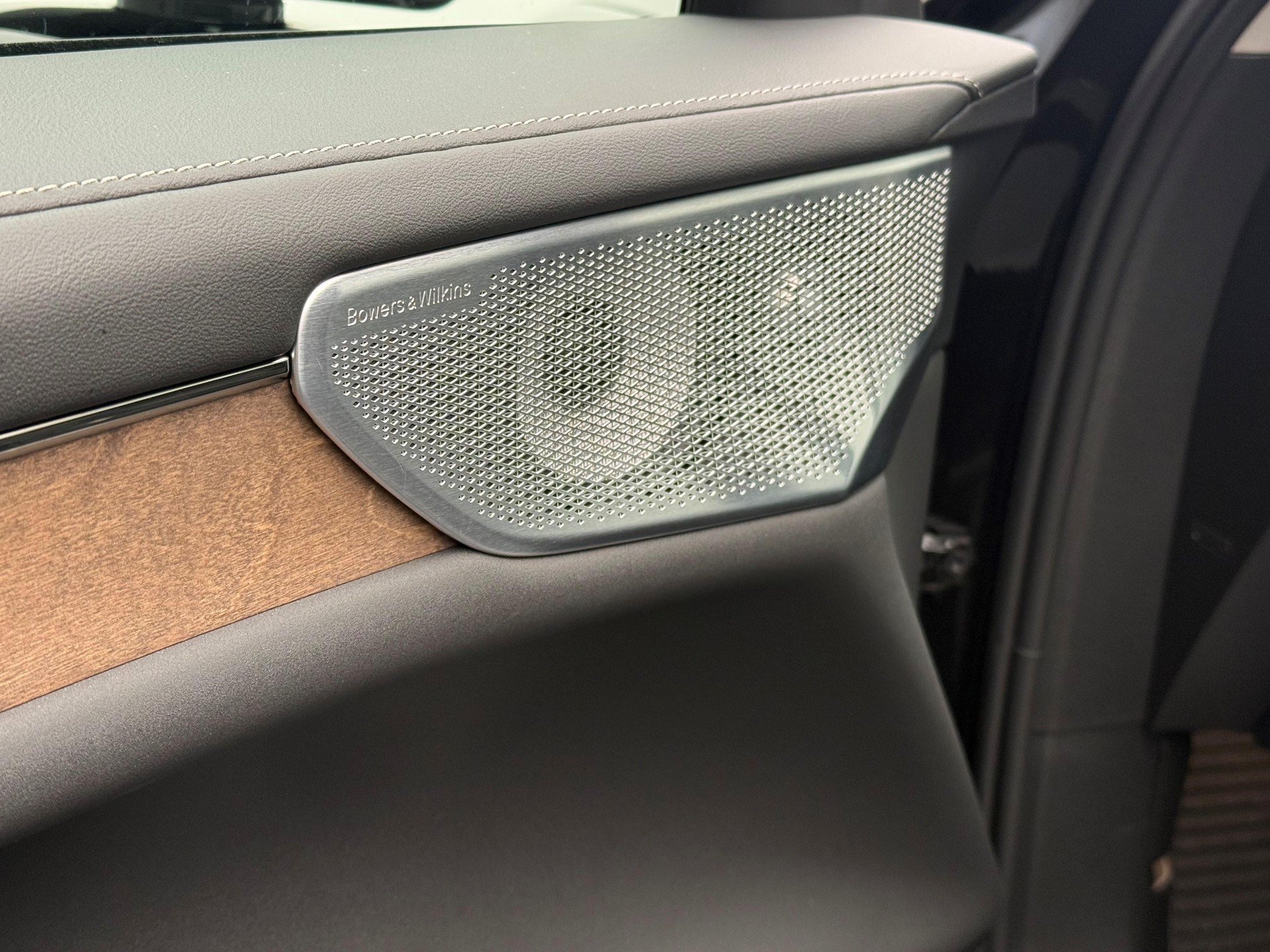 VOLVO ES90 Ultra-image-10