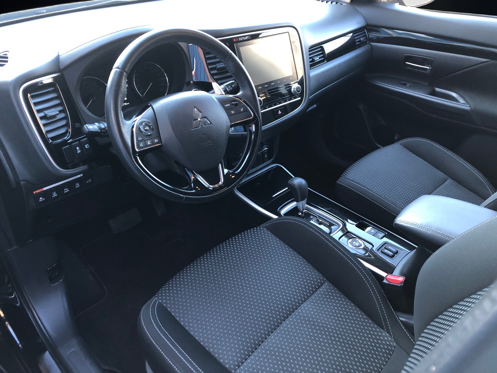 MITSUBISHI Outlander 2.0 Style 4WD CVT-image-4