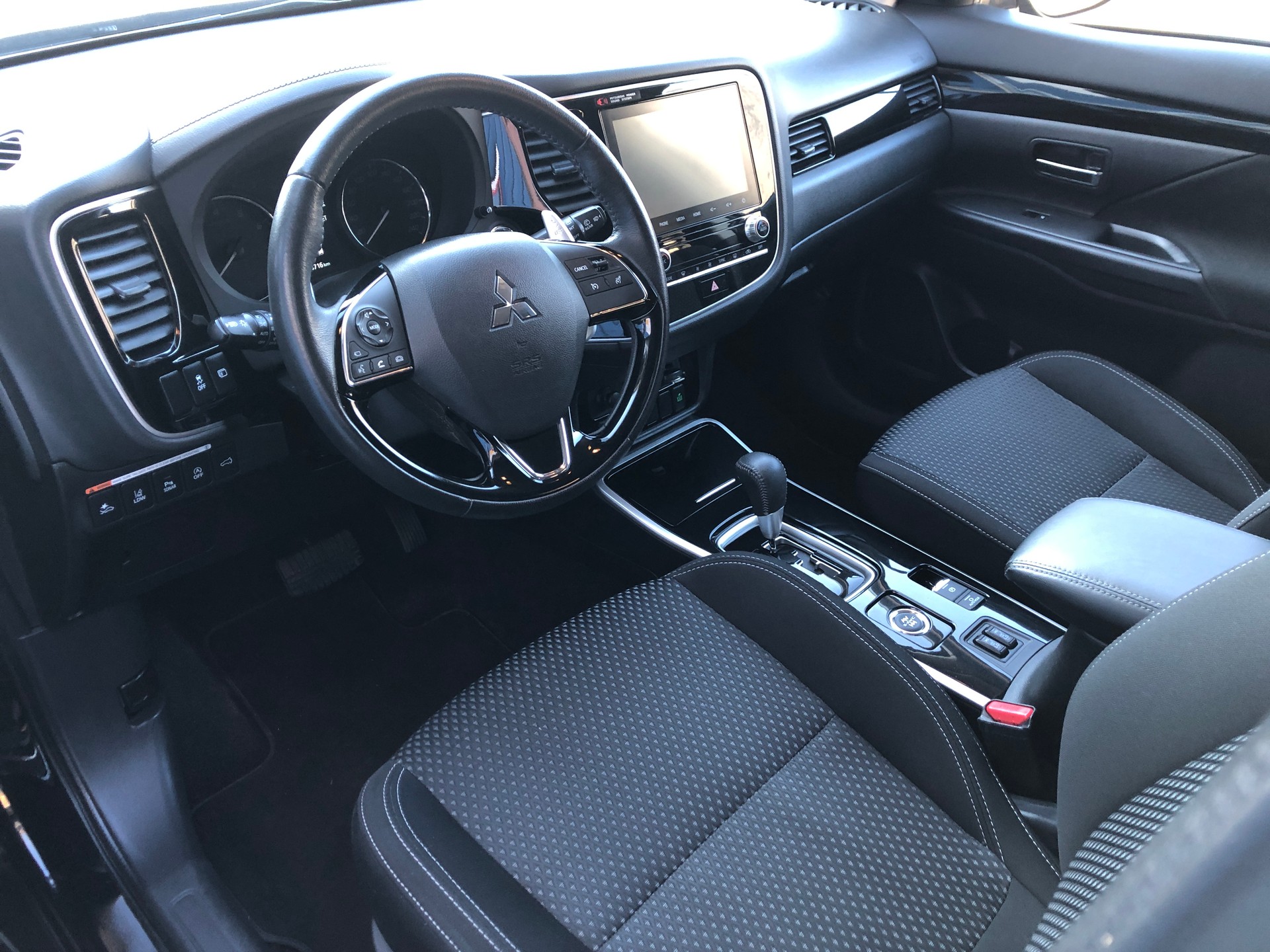 MITSUBISHI Outlander 2.0 Style 4WD CVT-image-4