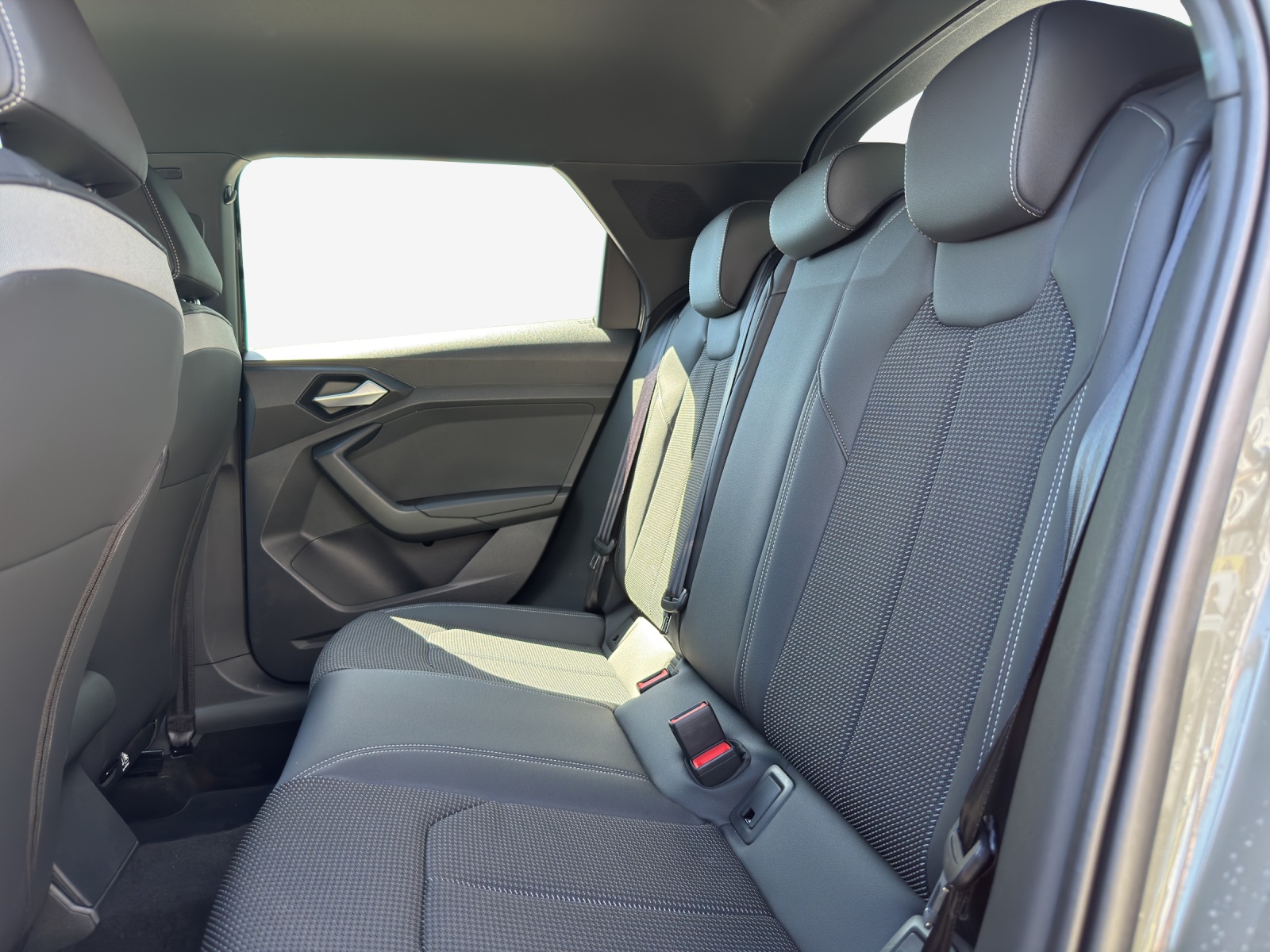 AUDI A1 Sportback 30 TFSI Attraction S-tronic-image-13