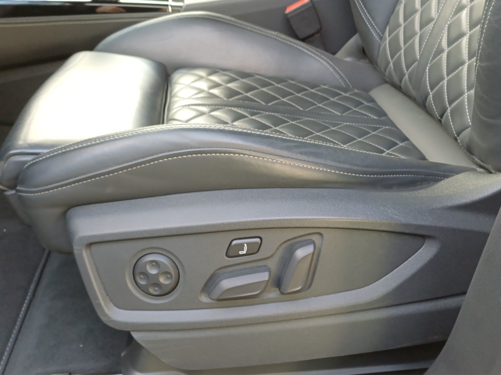 AUDI SQ5 Sportback TDI quattro tiptronic-image-15