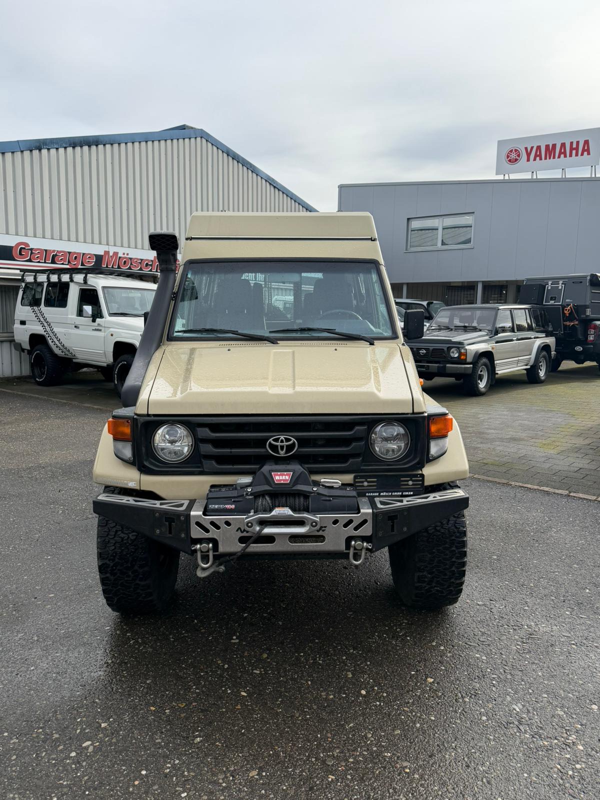 TOYOTA Land Cruiser 400 Hdt Long 4.2D-image-11