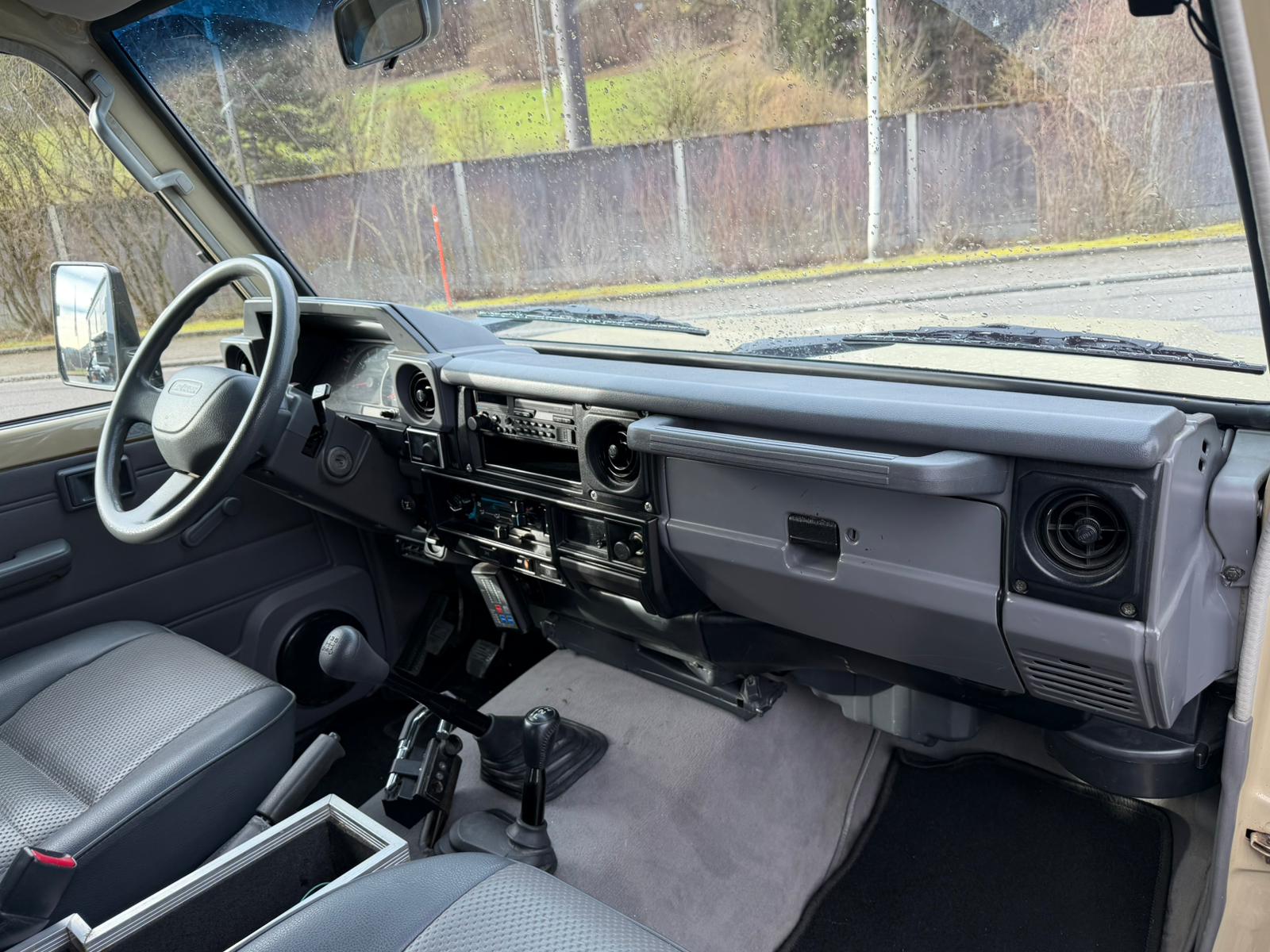 TOYOTA Land Cruiser 400 Hdt Long 4.2D-image-5