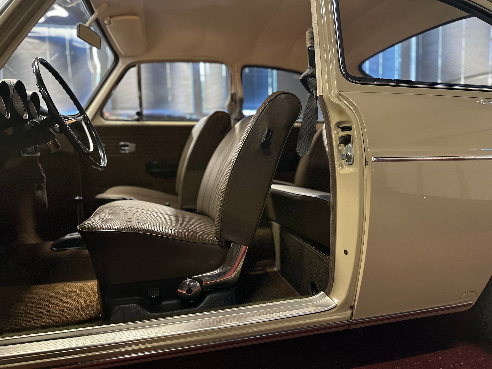 VW Typ 3 1600 LT Automatic / VW’s erste Schrägheck Limousine der Welt / Original!!-image-16