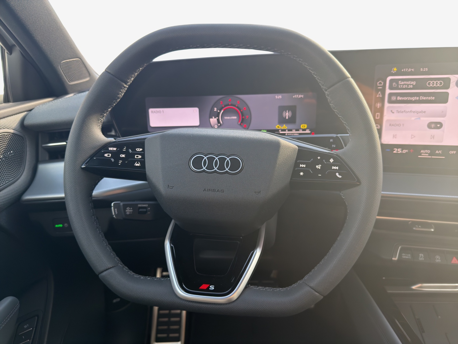AUDI Q3 Sportback 110 kW TFSI S tronic-image-9