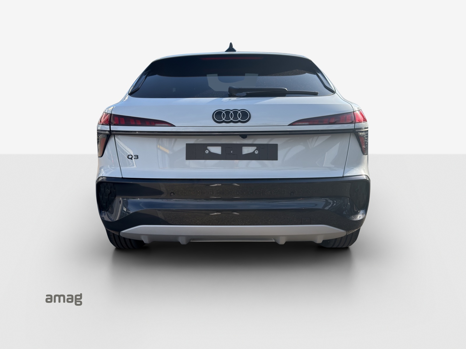 AUDI Q3 Sportback 110 kW TFSI S tronic-image-3