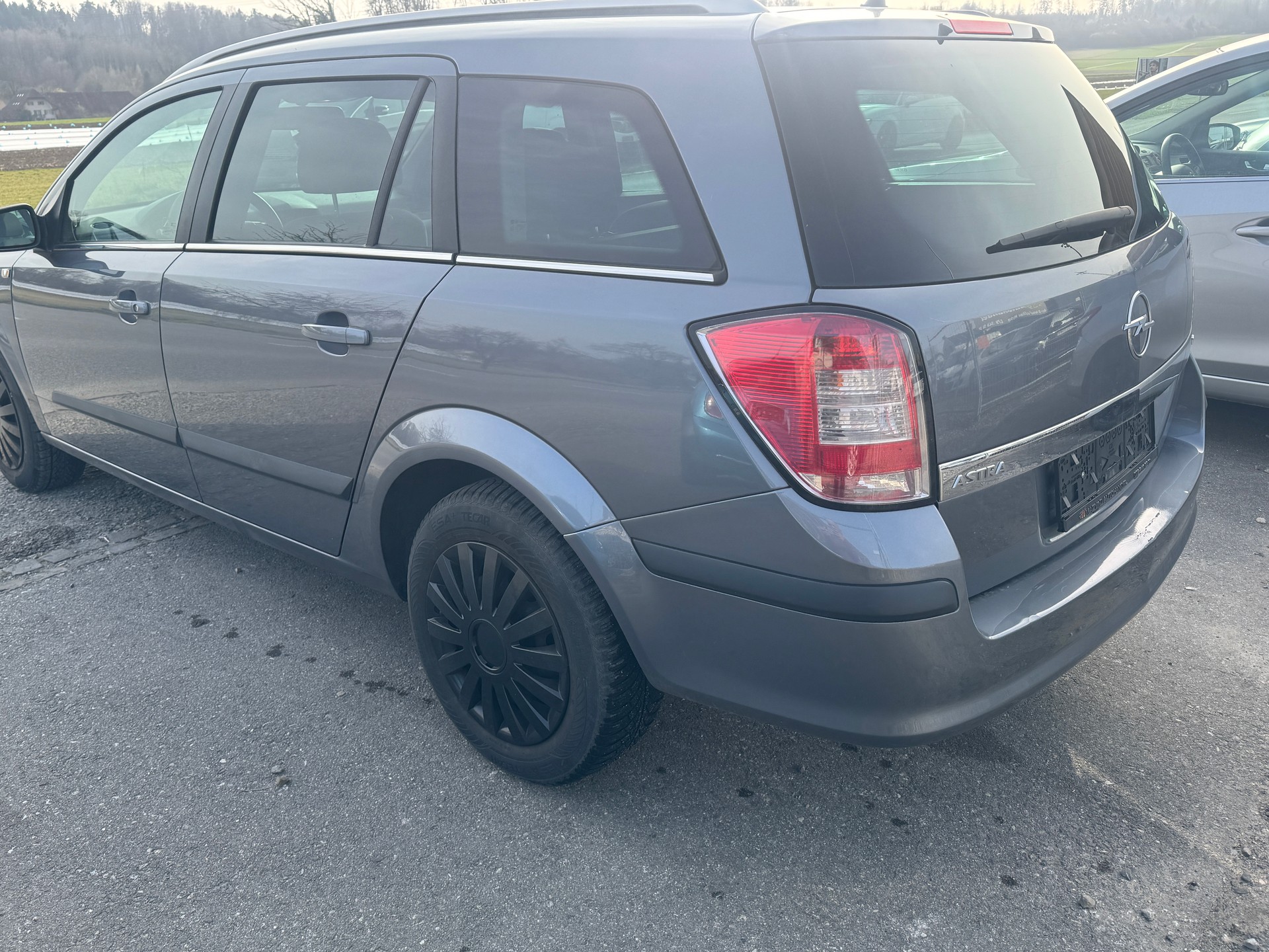 OPEL Astra Caravan 1.8i 16V Enjoy-image-4