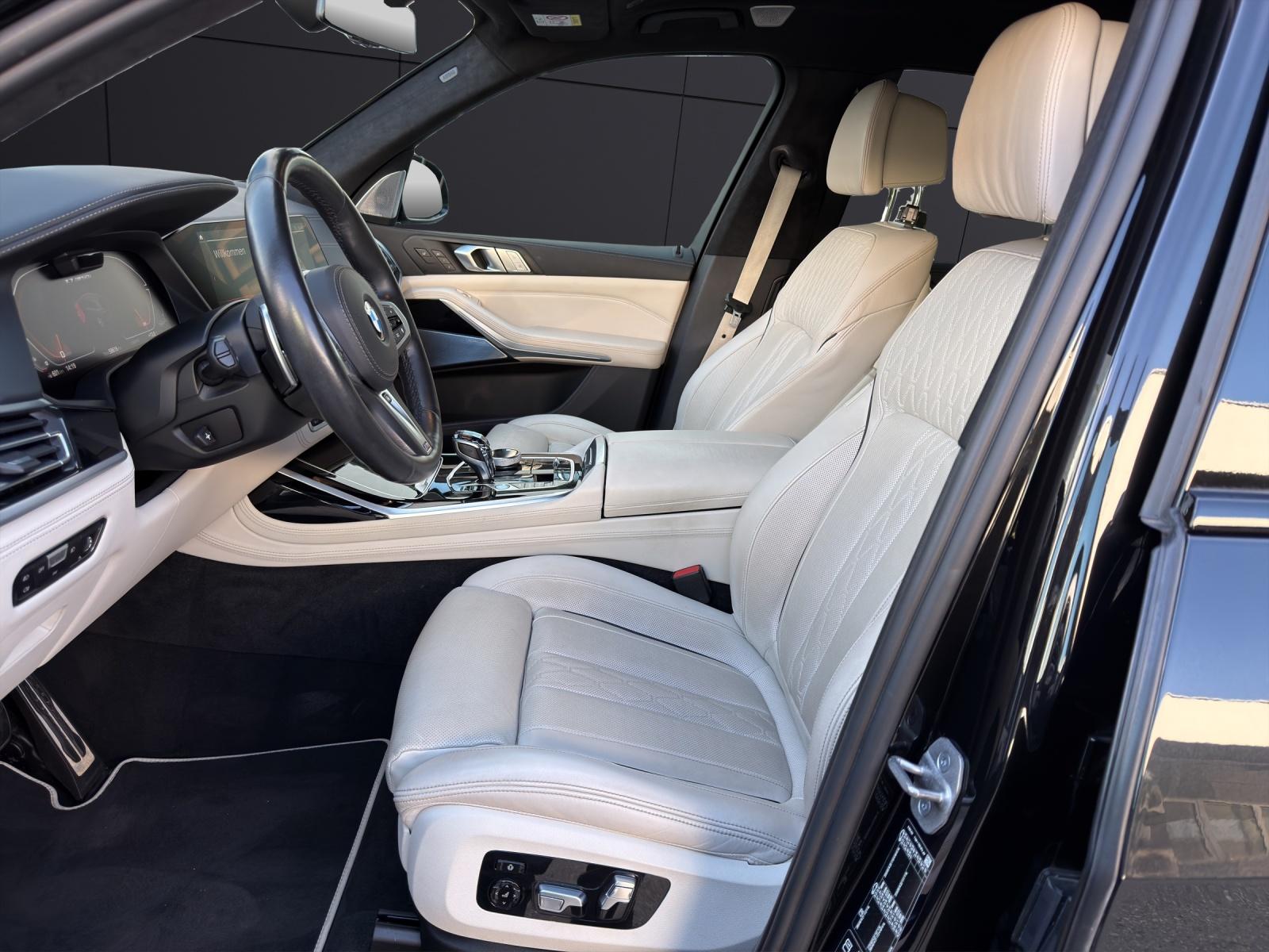 BMW X7 M50i-image-9