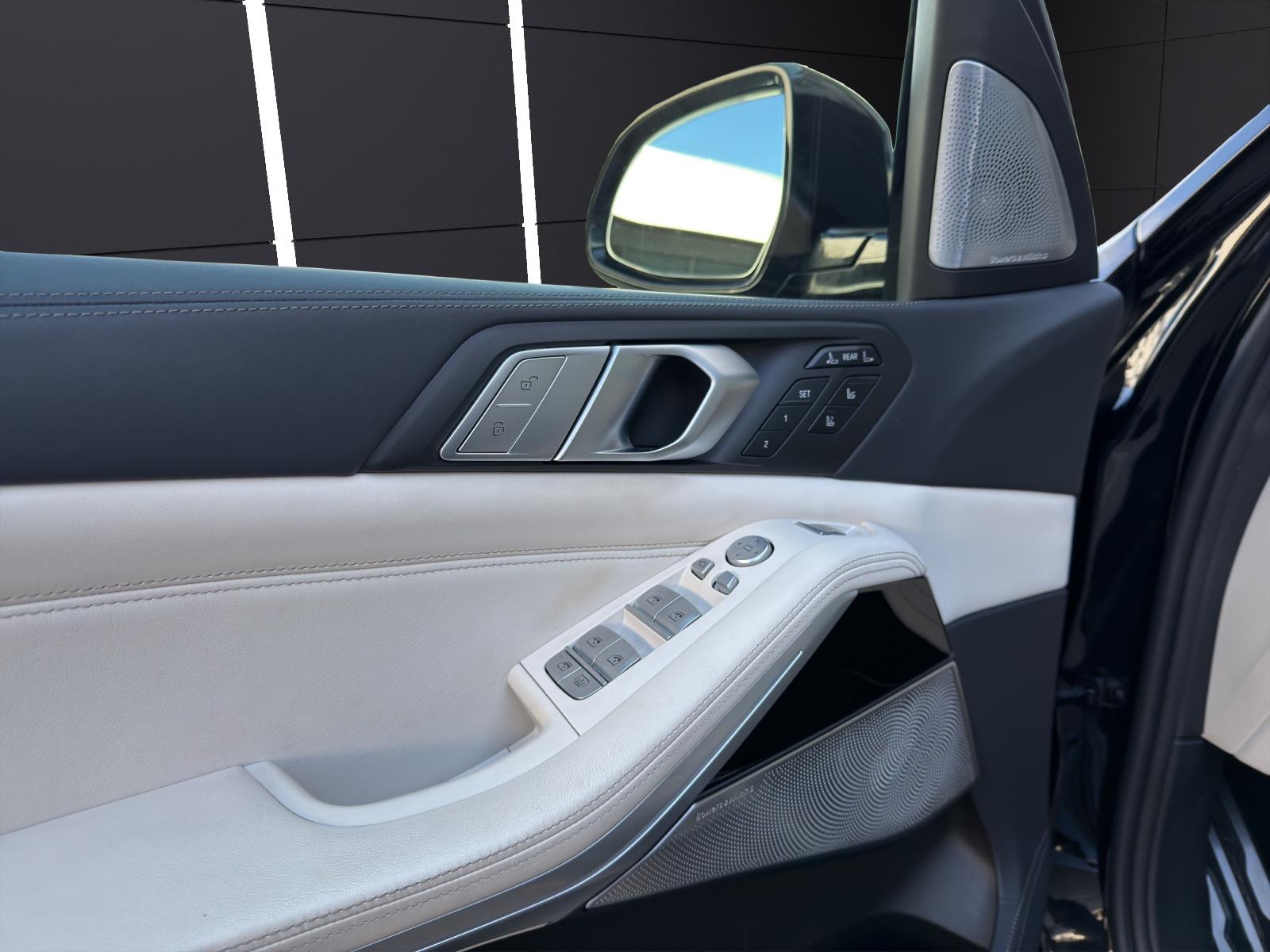 BMW X7 M50i-image-14