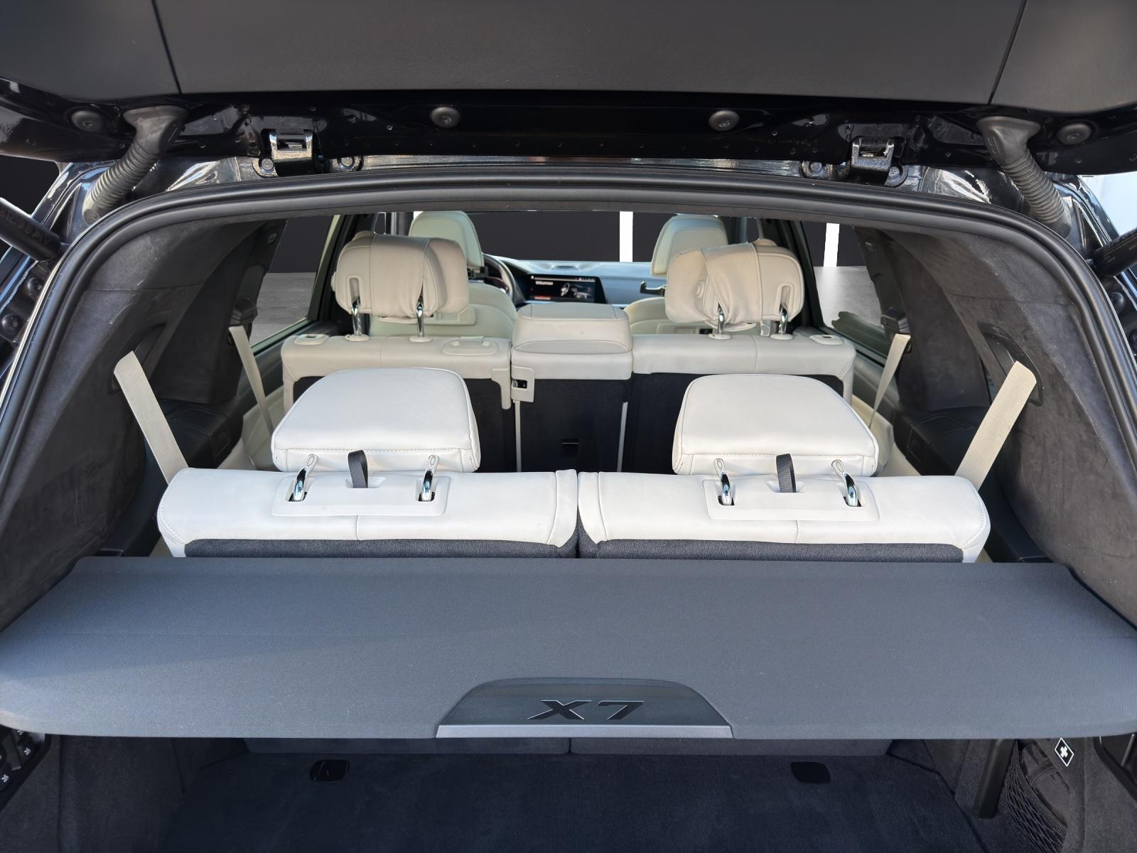 BMW X7 M50i-image-16