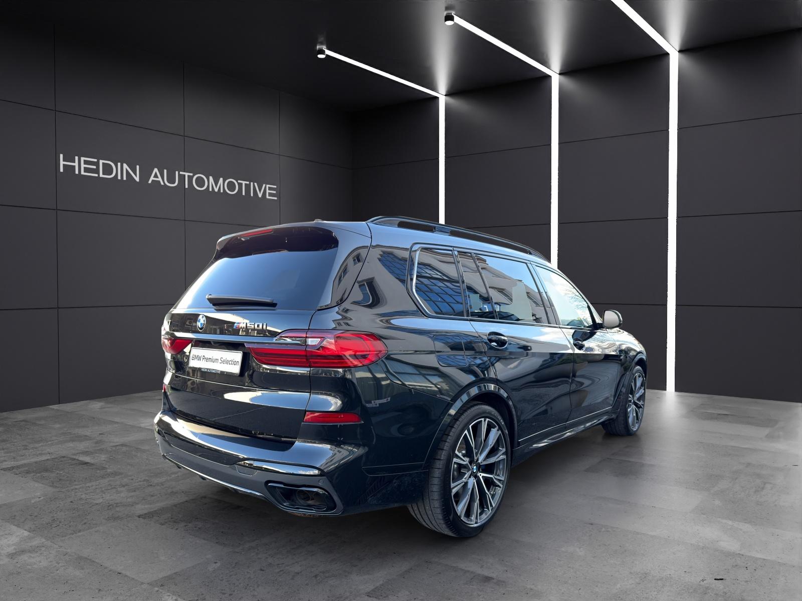 BMW X7 M50i-image-5
