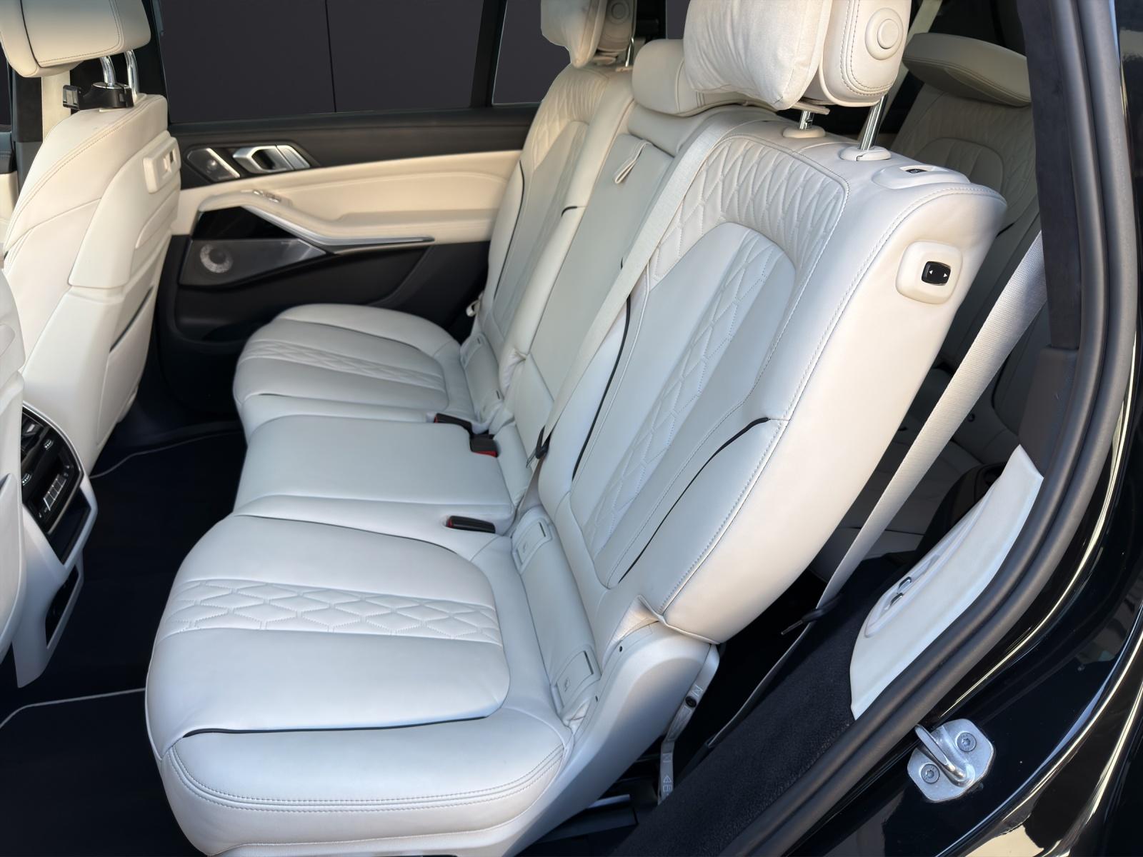 BMW X7 M50i-image-17