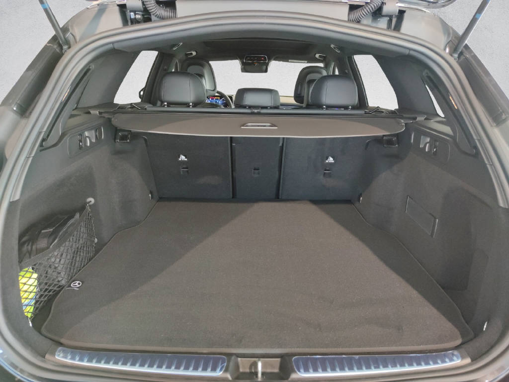 MERCEDES-BENZ C 220 d AMG Line 4Matic Swiss Star T- Modell-image-7