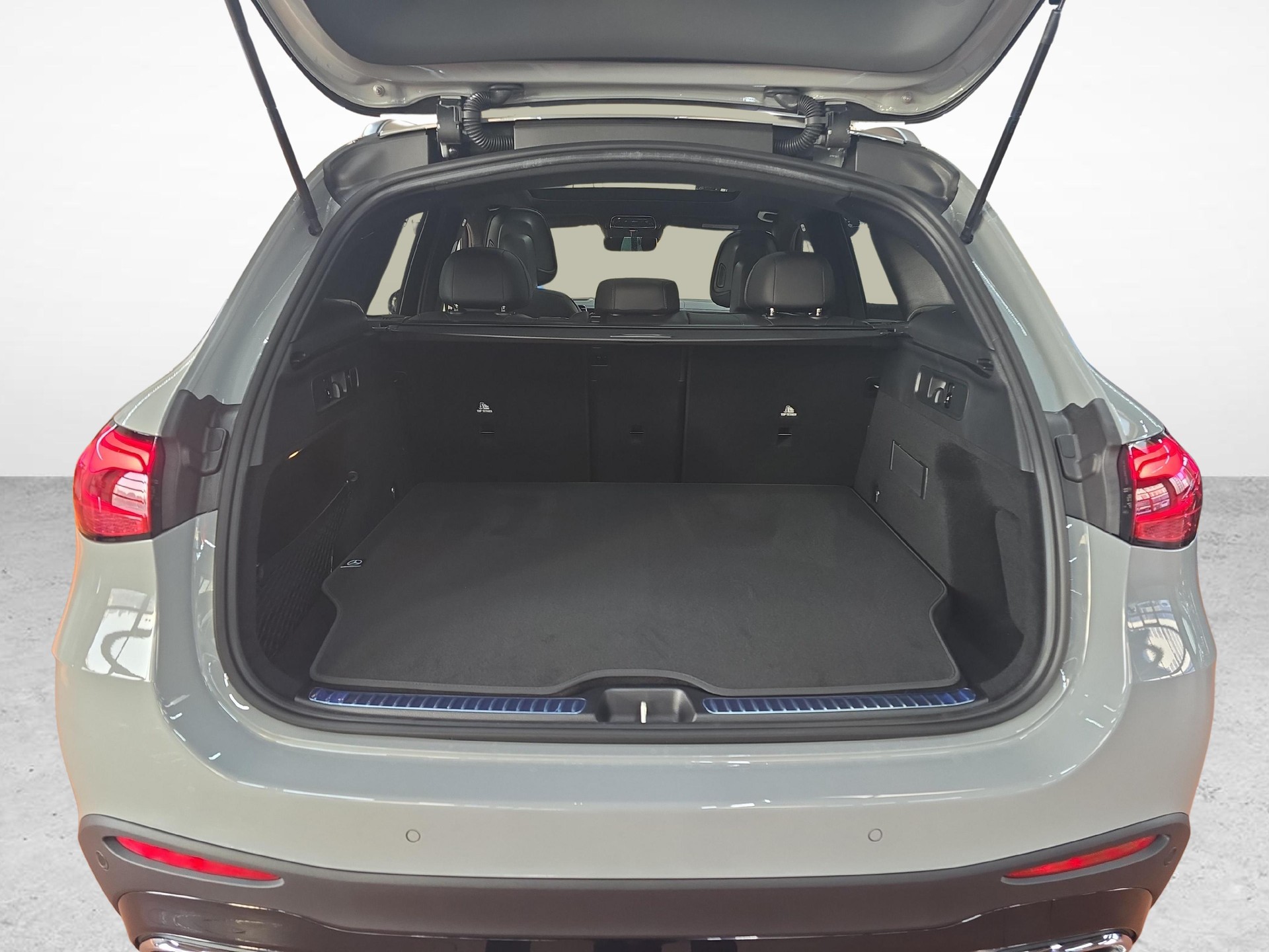 MERCEDES-BENZ GLC 400 e 4MATIC EQ Star AMG Line-image-9