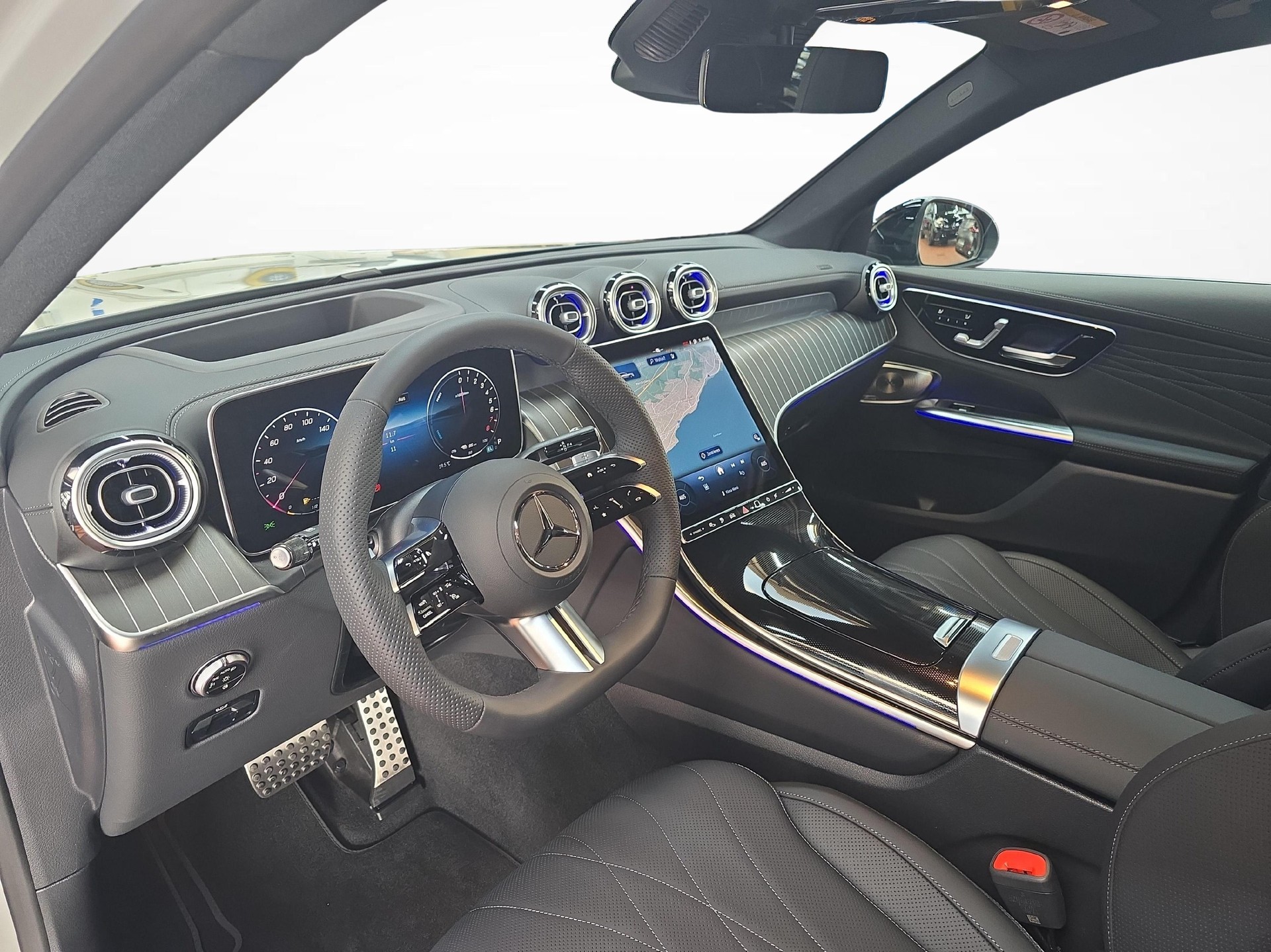 MERCEDES-BENZ GLC 400 e 4MATIC EQ Star AMG Line-image-4