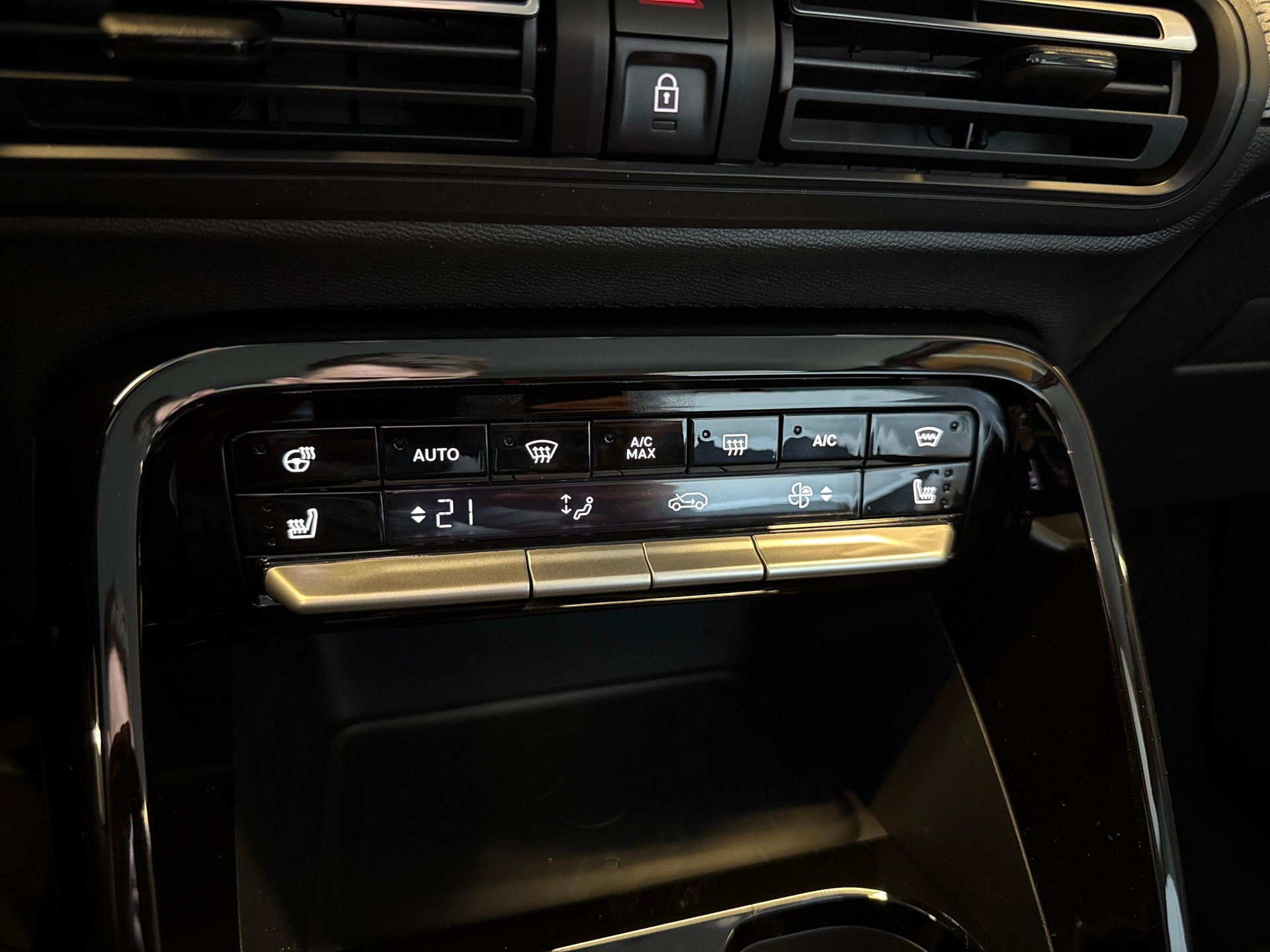 CITROEN C3 1.2 Hybrid Max-image-16