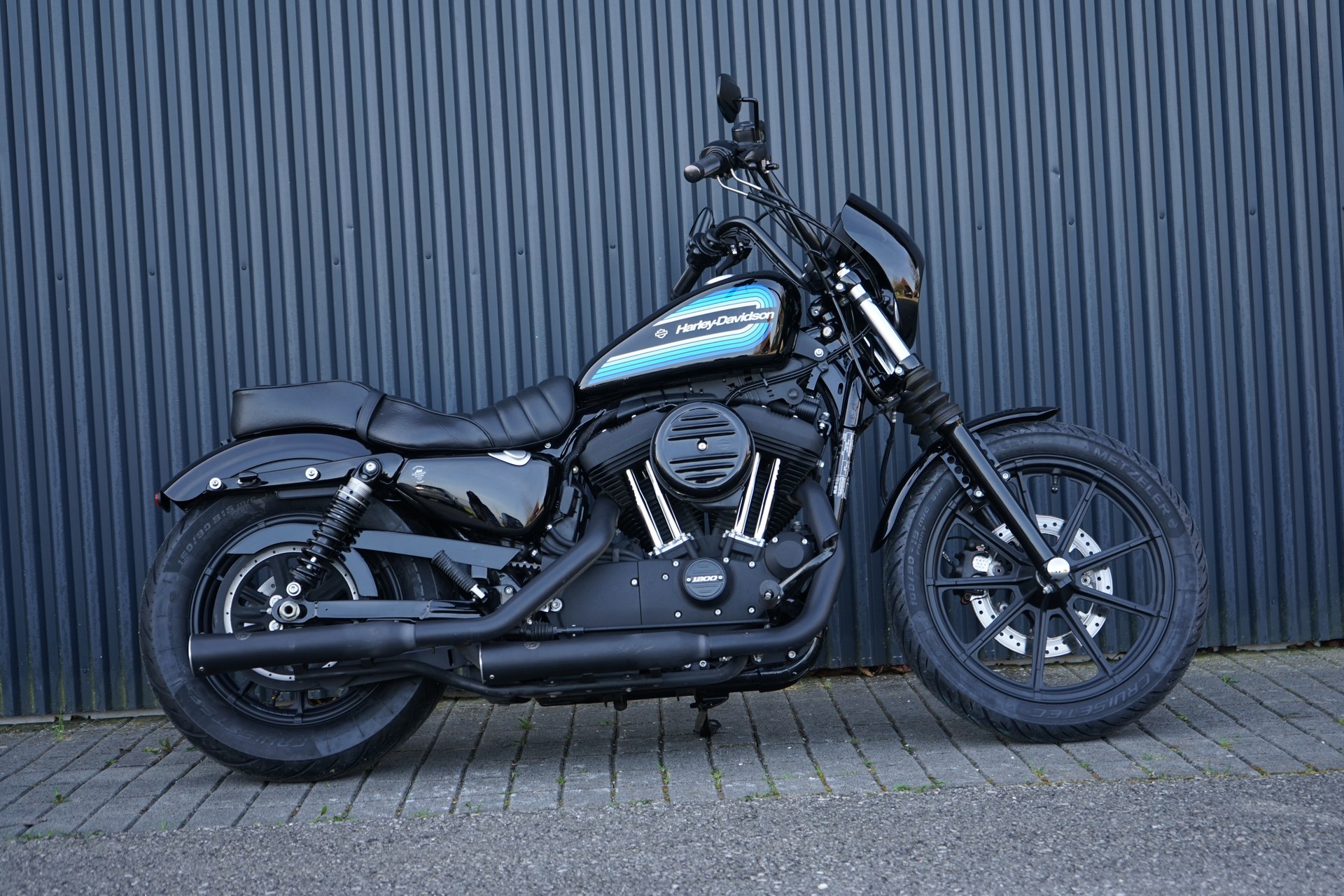 HARLEY-DAVIDSON XL 1200 NS Iron ABS