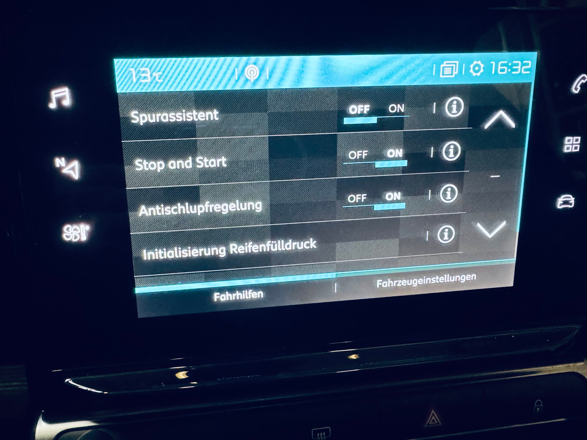 CITROEN C3 1.2i PureTech Feel Pack EAT6-image-20