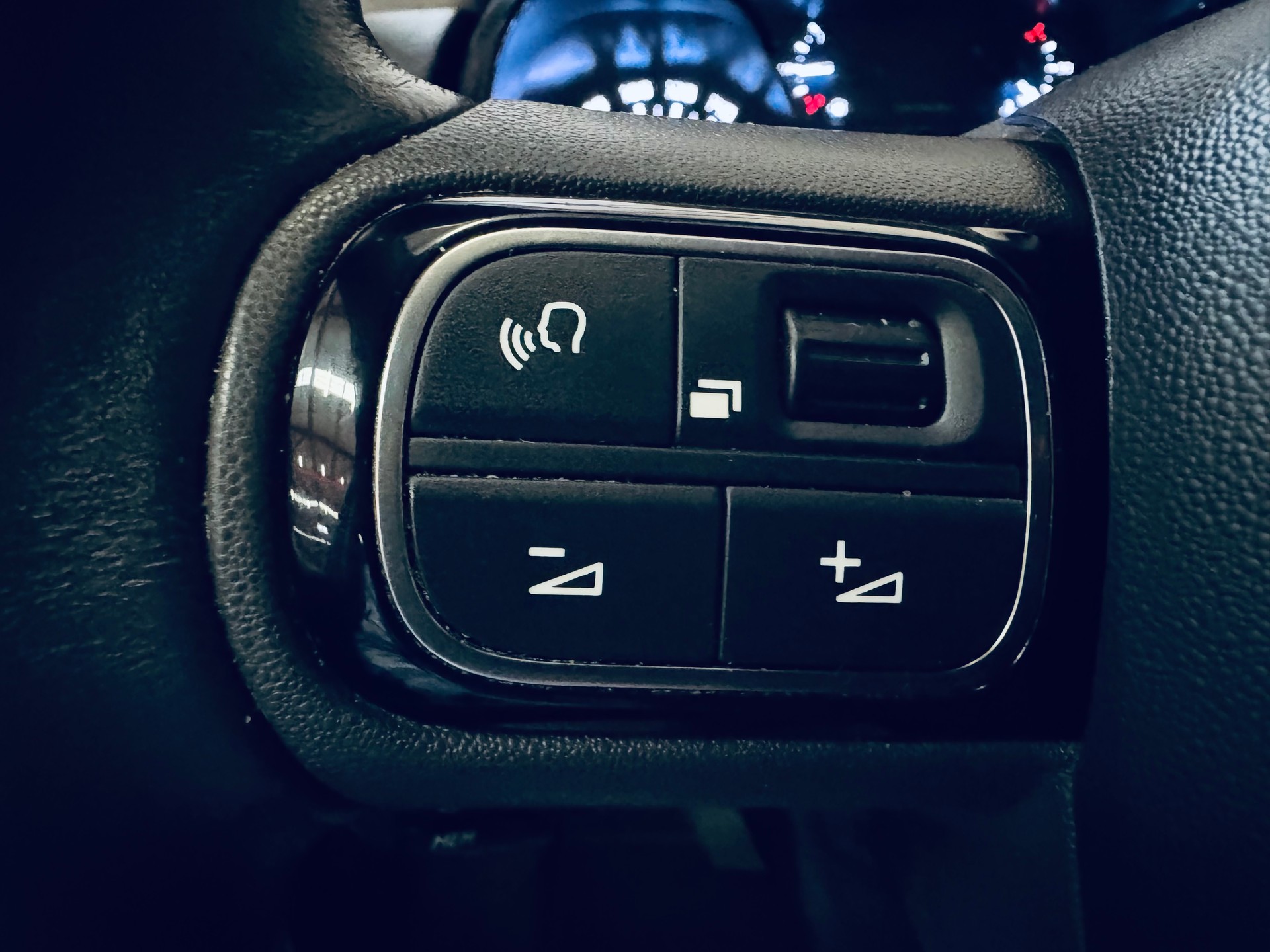 CITROEN C3 1.2i PureTech Feel Pack EAT6-image-23