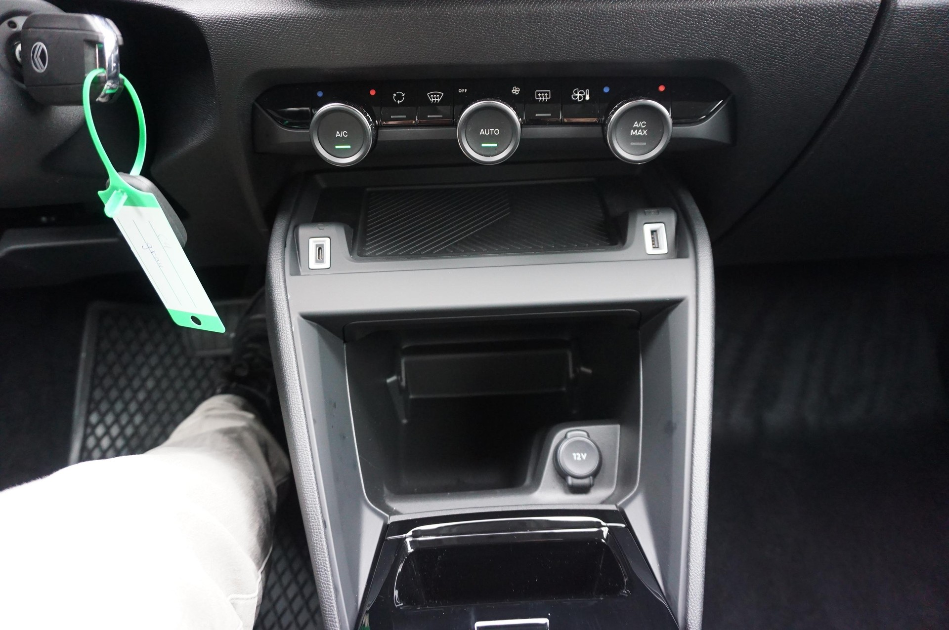 CITROEN C4 1.2 Hybrid You-image-13