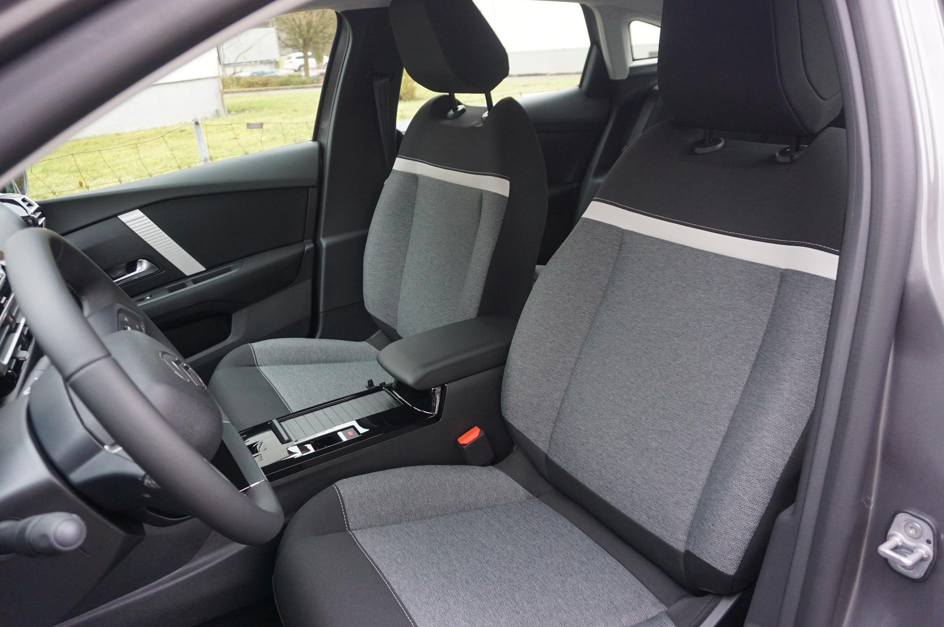 CITROEN C4 1.2 Hybrid You-image-7
