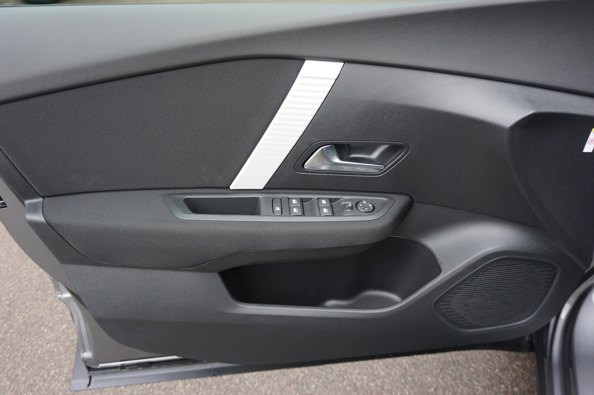 CITROEN C4 1.2 Hybrid You-image-8